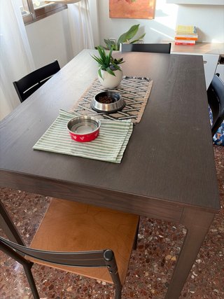 Mesa de comedor moderna