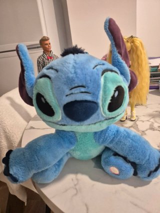 Muñecos y peluches varios