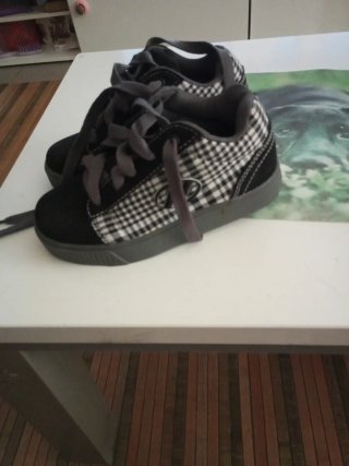 Zapatillas con ruedas talla 31