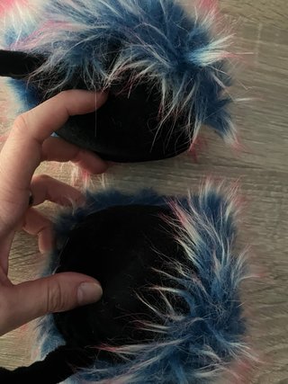 Orejeras de pelo azul y rosa