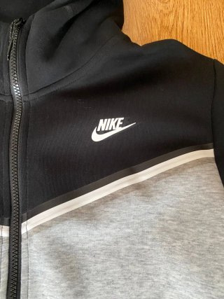 Sudadera Nike Tech Negra y Gris Talla M