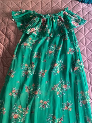 Vestido largo verde floral con volantes