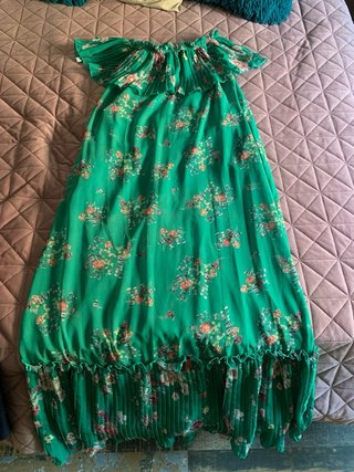 Vestido largo verde floral con volantes