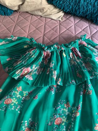 Vestido largo verde floral con volantes