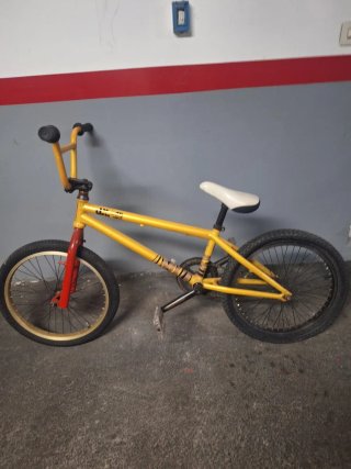 Bici BMX Amarilla