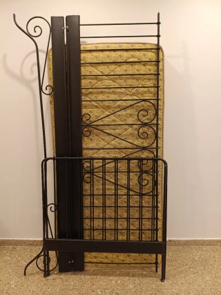 Diván cama forja negro con somier láminas