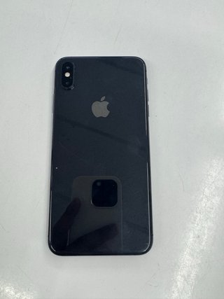 iPhone XS Max Nero con custodia