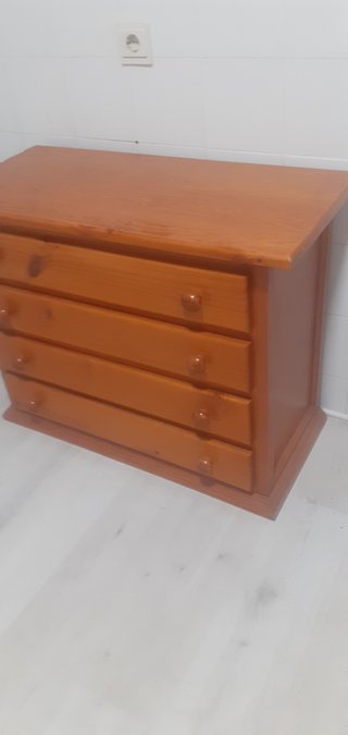 Mobiletto in legno con 4 cassetti