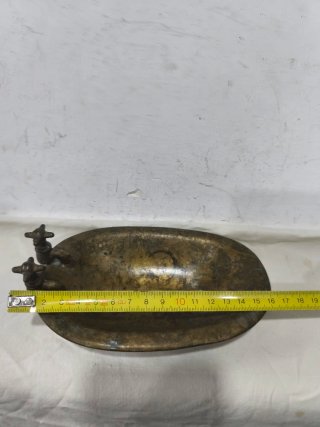Antigua jabonera bronce macizo bañera
