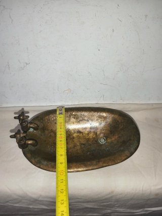 Antigua jabonera bronce macizo bañera