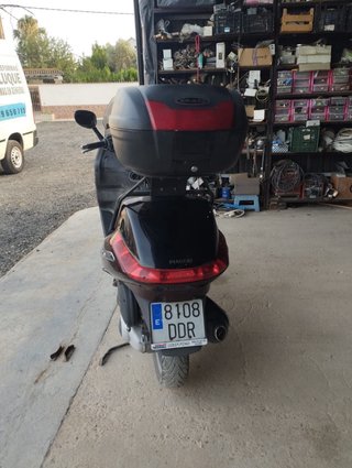 Piaggio 125 Scooter