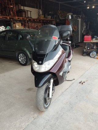 Piaggio 125 Scooter
