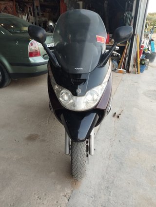 Piaggio 125 Scooter