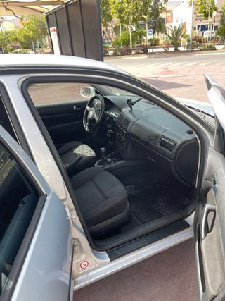 Volkswagen Golf 2000