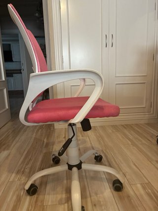 Silla de escritorio rosa y blanca
