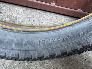 Coppia copertoni cross Pirelli 20x2.125 Vintage