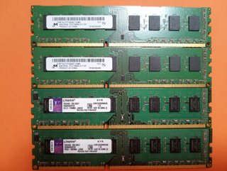 4 MEMORIE RAM 4x4GB = 16GB DDR3/PC3 1333MHz per PC