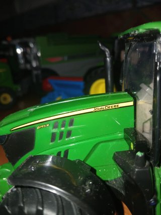 Tractor John Deere 6195M Britains 1:32