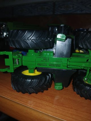 Tractor John Deere 6195M Britains 1:32