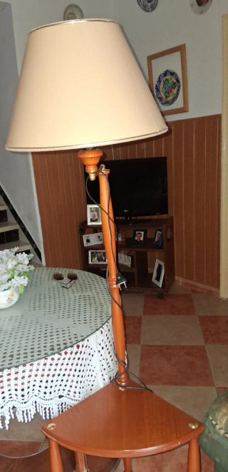 Lámpara de pie madera y tela