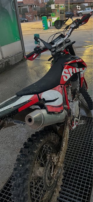 Moto Enduro SWM 300RS  Husqvarna TE 310