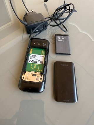 Nokia C5 (metallo) - Funziona perfettamente + Caricatore