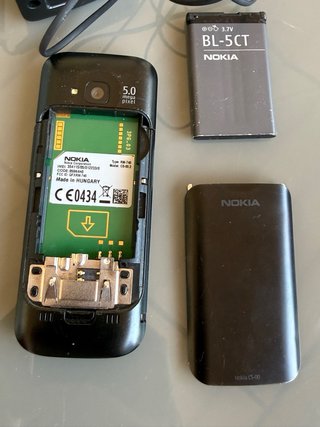Nokia C5 (metallo) - Funziona perfettamente + Caricatore