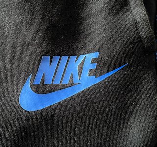 Pantalón chándal Nike negro y azul