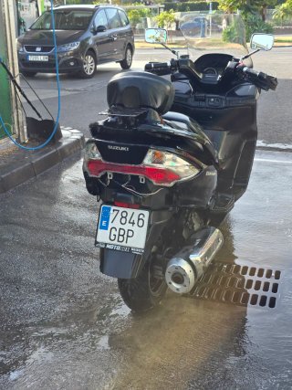 Cambio por 125 o vendo Suzuki Burgman 400