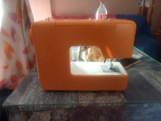 Máquina de coser Alfa Compact 100