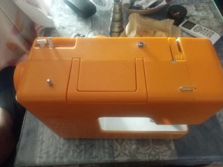 Máquina de coser Alfa Compact 100