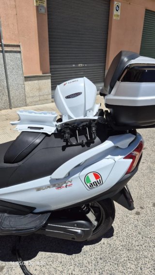 Suzuki Maxi Scooter Blanca