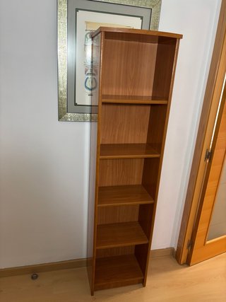 Estantería de madera