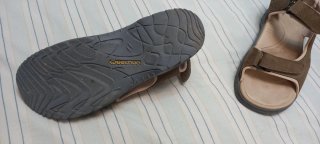 Sandalias cangrejeras marrones