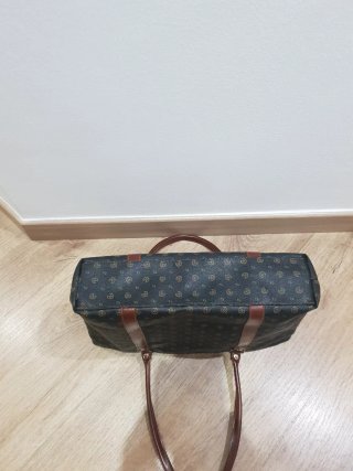 Bolso de mano italiano de cuero