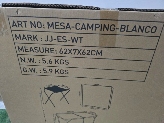Mesa Plegable Blanca con 4 Sillas