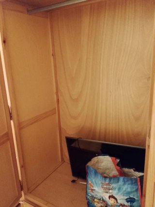 Armario antiguo de madera