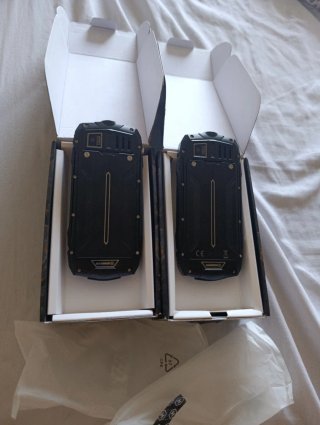 DUE  TELEFONI  Hammer H Rock LTE  Robusto.