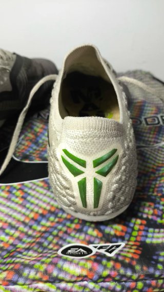 Botas Fútbol Nike Phantom Kobe Bryant talla 44