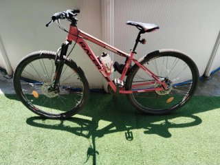 Bicicleta de montaña roja Racer 290 F0