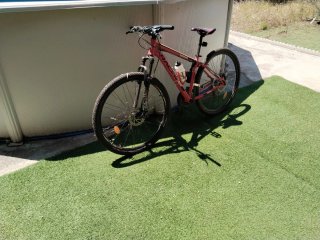 Bicicleta de montaña roja Racer 290 F0