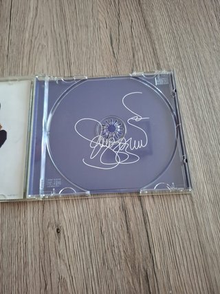 CD "Anggun" di Anggun