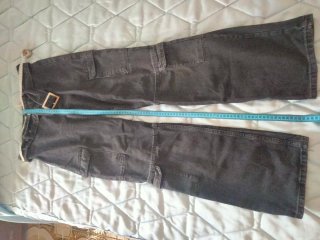 Pantalón vaquero de Zara.