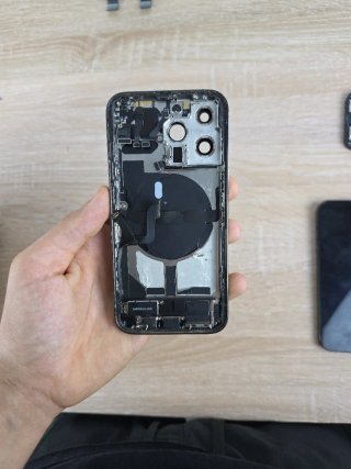 Cahsis iPhone 13 Pro
