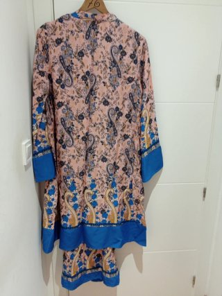 Vestido sin mangas estilo kimono