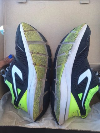 Zapatillas Kalenji grises y verdes