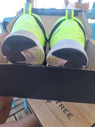 Zapatillas Kalenji grises y verdes