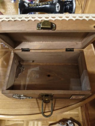Máquina de coser decorativa vintage