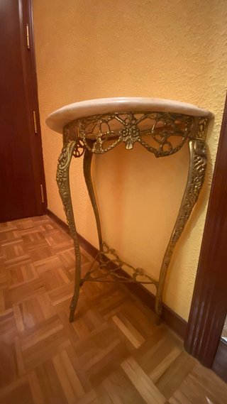 Mesa recibidor mármol y metal