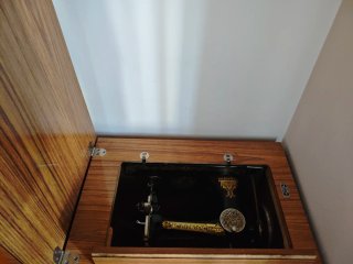 Máquina de coser Singer con mueble